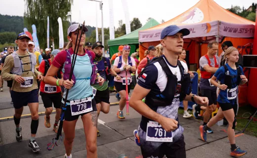 23 kilometry po górach. Zawodnicy pełni uśmiechów ruszyli na trasę [ZDJĘCIA] - 37